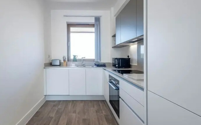 Modern Apts with Balcony in Mitcham