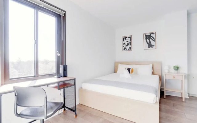 Executive Studio in Clarendon