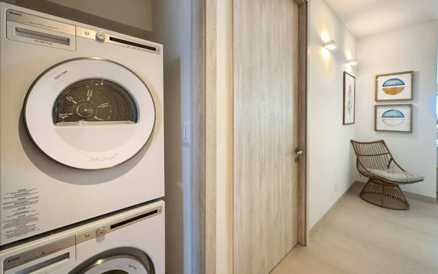 Has it all Beachfront Retreat With Stunning Views