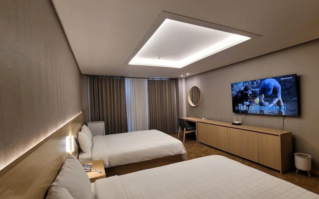 World Tourist Hotel