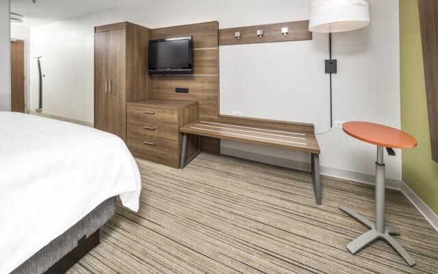 Holiday Inn Express Chicago NW - Vernon Hills by IHG