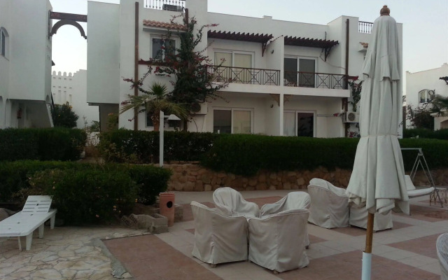 Logaina Sharm Resort
