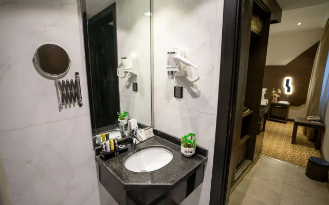 Lamar Ajyad First Hotel Tower A