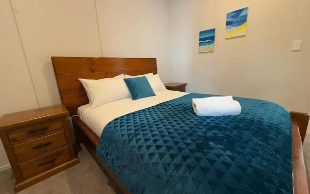 free parking 2Bed family home in AKL CBD