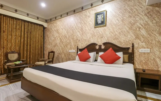 Capital O 5439 Hotel Shiraaz