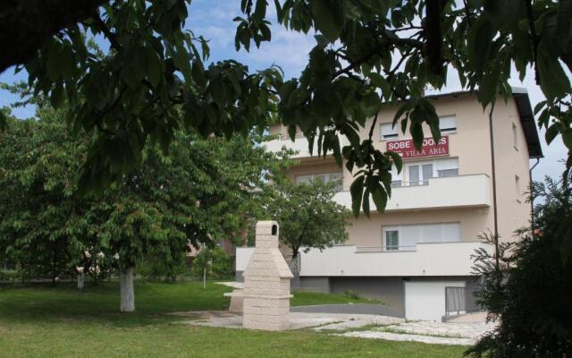Rooms Villa Aria