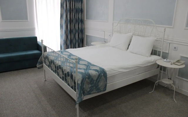 Two Seasons Boutique Hotel