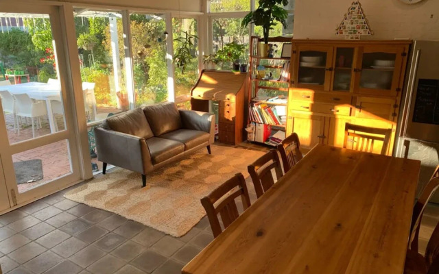 Relaxing 3 Bedroom Apartment in Perth