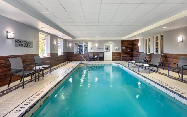 Fairfield Inn by Marriott Toronto Oakville