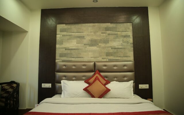 Hotel City Heart by OYO Rooms