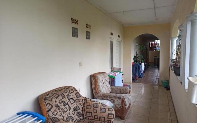 OYO Life 91339 Pondok Kost Aulia Syariah