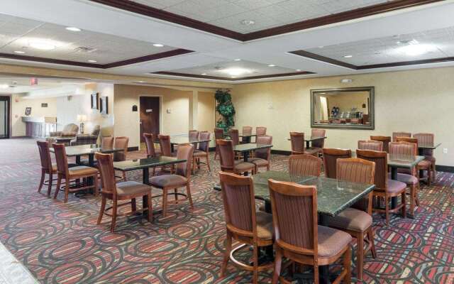 Quality Suites Midland North Loop 250