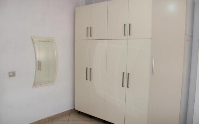 Bledi's Comfy Apartment in New Blvd / Free Parking