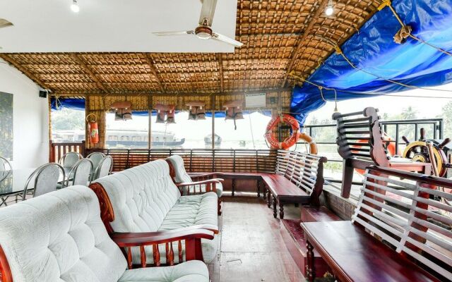 OYO 23103 Houseboat Ganga 5bhk Deluxe