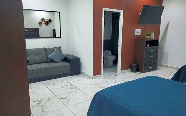 La frontera suites motel
