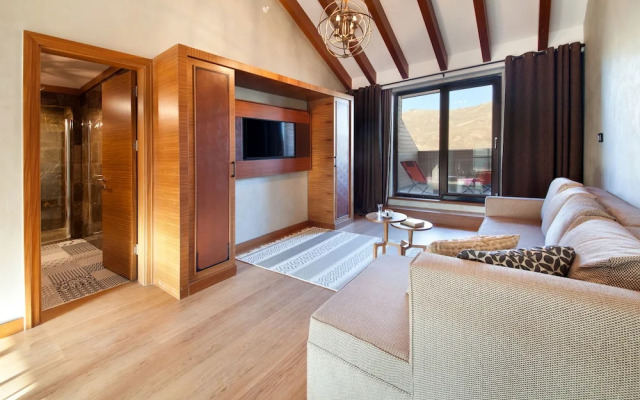 Magna Pivot Hotel - Boutique Class