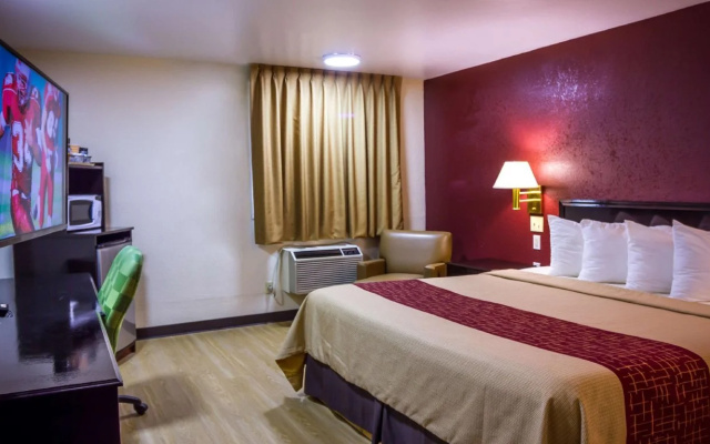 Red Roof Inn & Suites Piqua - I-75