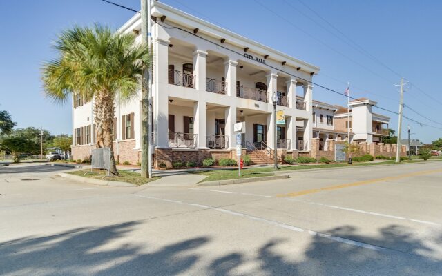 Waveland Vacation Rental - Walk to the Beach!