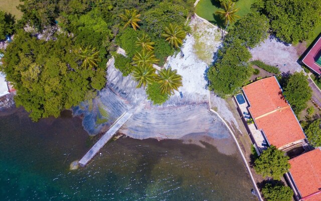 Secret Harbour Boutique Hotel and Marina