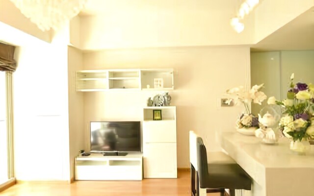 Jingrong Laien Creative Theme Apartment Hotel
