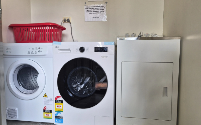 Landmark Manor Motel – Guest Rooms – New Plymouth