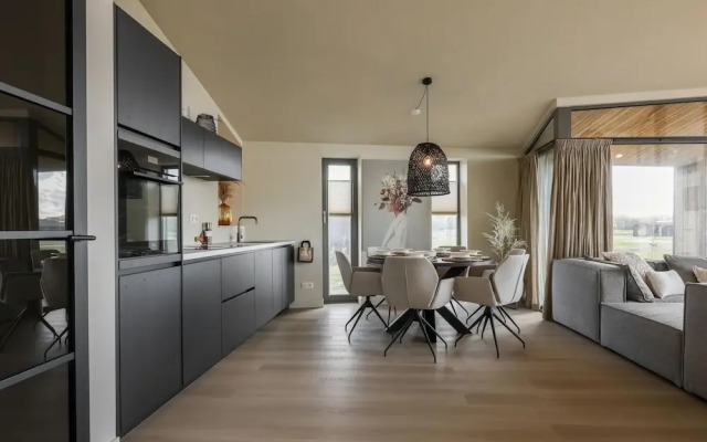 Beautiful Holiday Home With Garden