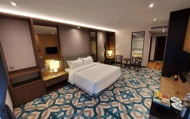 Christee Suites Hotel