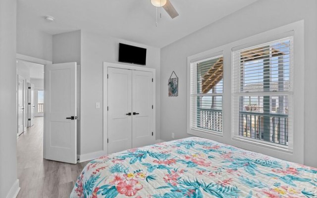 The Shackleford 2 Bedroom Condo by Redawning