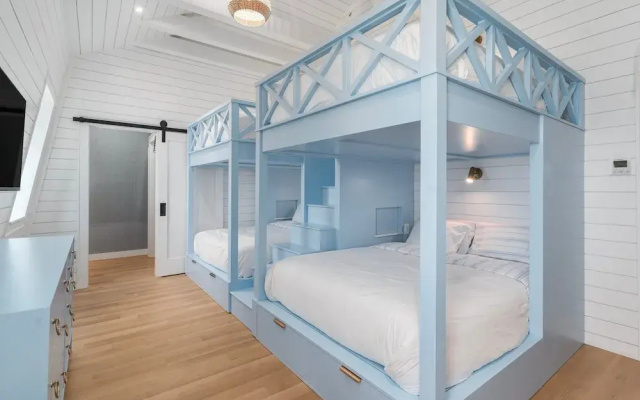 Block Island Bunk House