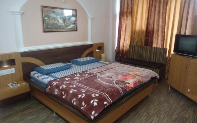 Goroomgo Hotel Ishan Katra