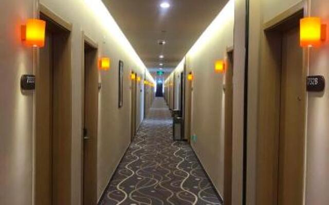 7 Days Premium Jinan Yaoqiang International Airport