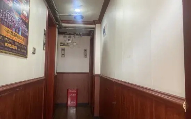 Xiaowo Homestay (Xijiang Qianhu Miao Village Ancient Street)