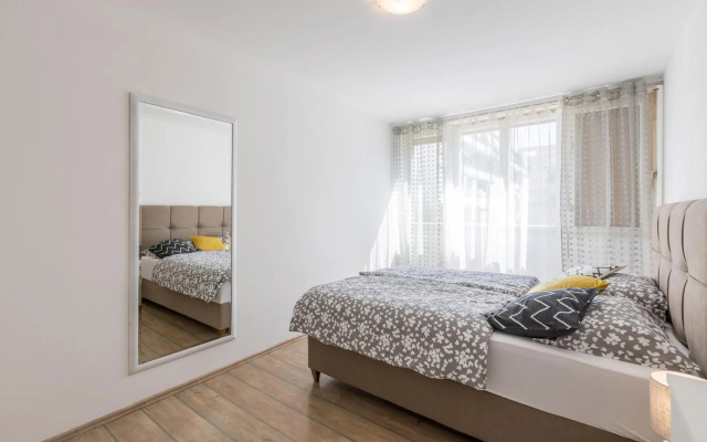 Sunny City Apartment