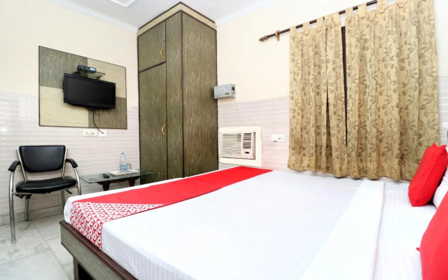 OYO 23084 Chhabra Guest House