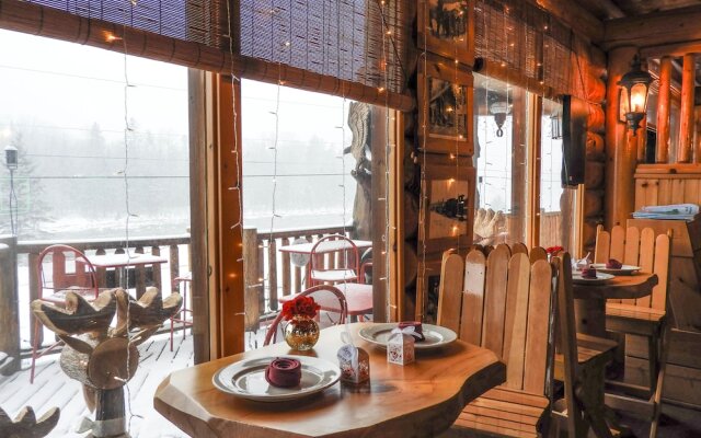 Hawks Nest Lodge And Restaurant