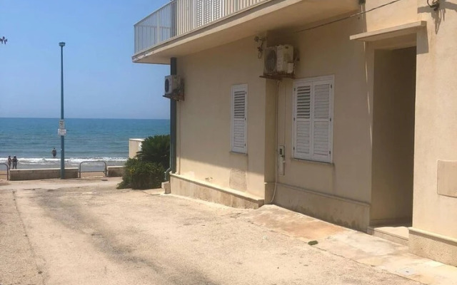 Holiday Home 10 Meters From the Beach