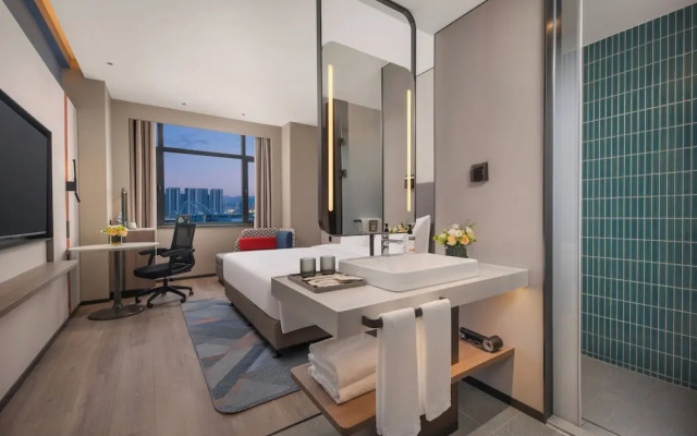 Holiday Inn Express Qingdao City Balcony by IHG