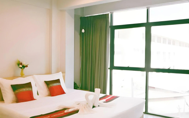 Little Lanna Cafe & Premier Guesthouse