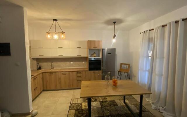 Private Beach Front Maisonette 3 Bedroom Mikiverna
