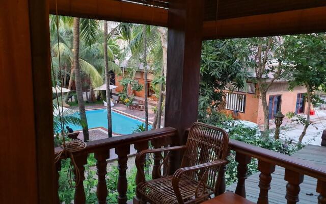 Sam Moon's Hotel Angkor Wooden House