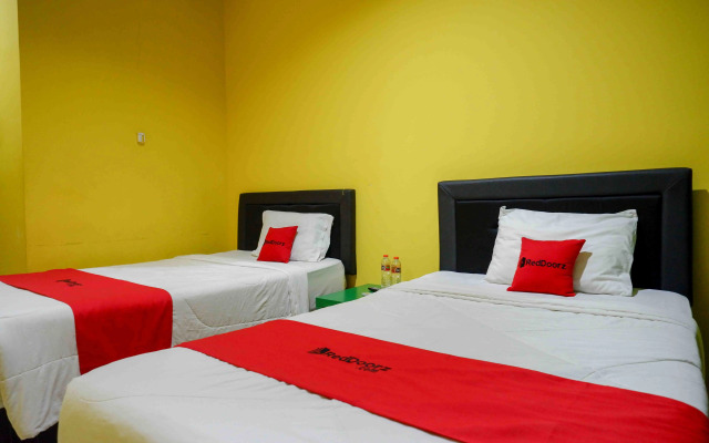 RedDoorz near Bandara Adi Soemarmo Solo