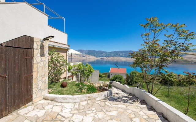 Nice Apartment in Bosana With Wifi and 1 Bedrooms