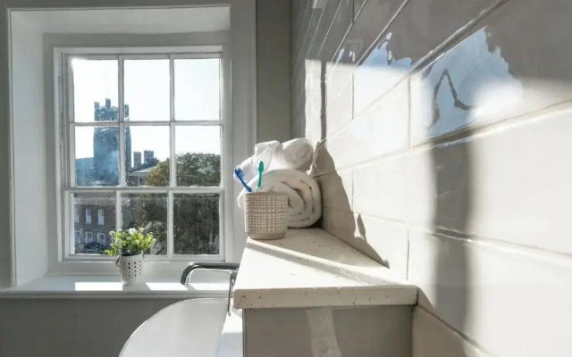 Poets 24 Apartments