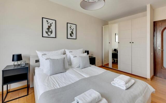 Sea Side by Downtown Apartments