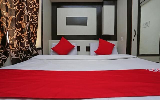 OYO 35747 Hotel Anand