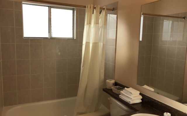 Sahara Courtyard Inn