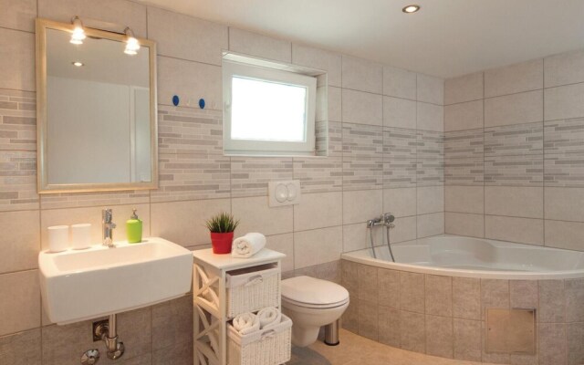 Amazing Home in Nedescina With Wifi and 3 Bedrooms