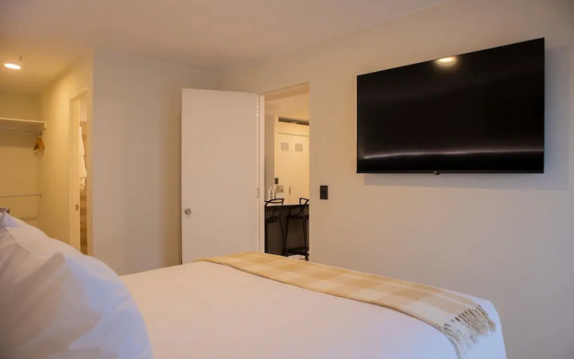 w Remarkable 1BR in San Isidro