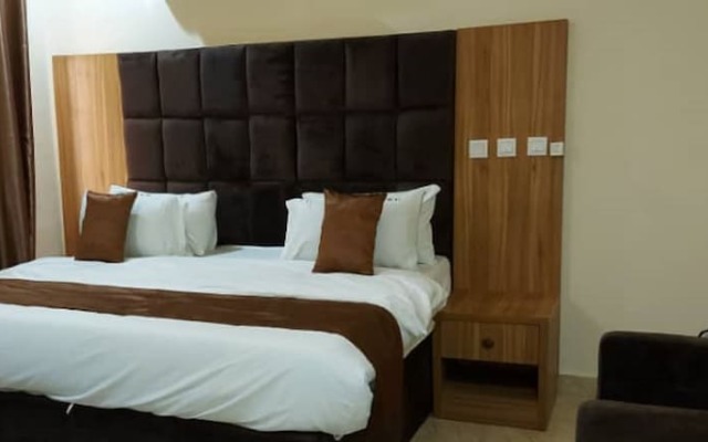 Hassan Sunmonu Court