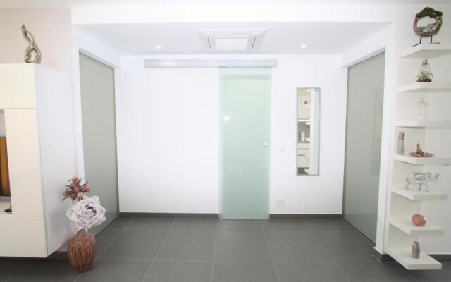 Fantastic apartment with sea views